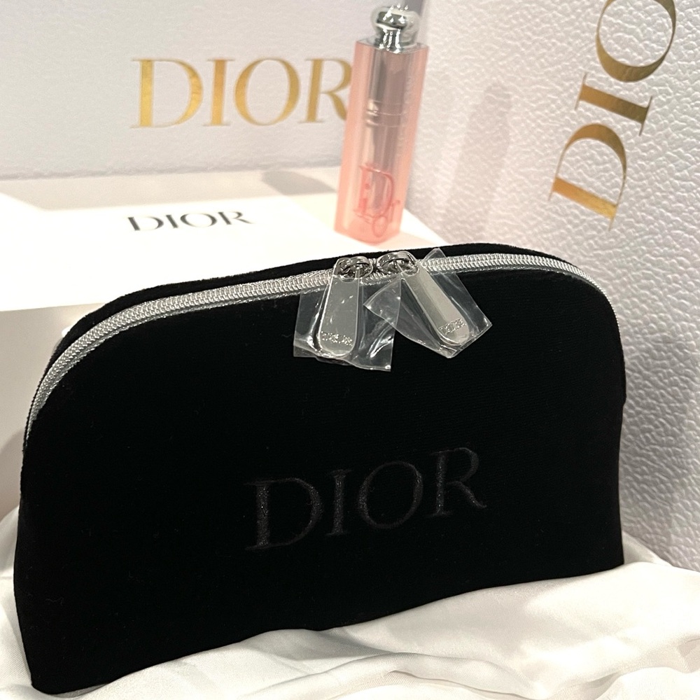 🆕Dior bundle Addict Lip Glow Actual size 
with Dior Black velvet Pouch - Picture 6 of 11
